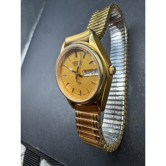 Vintage Seiko SQ Quartz Watch Women\'s Gold Tone Day Date 3423-0099 21.mm main image 9